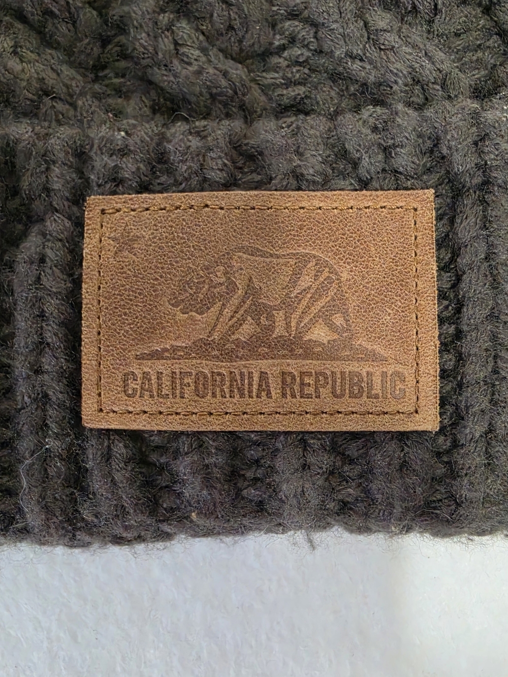 '47 Brand California Republic Black Cable Knit Cuffed Beanie One Size - Picture 3 of 4
